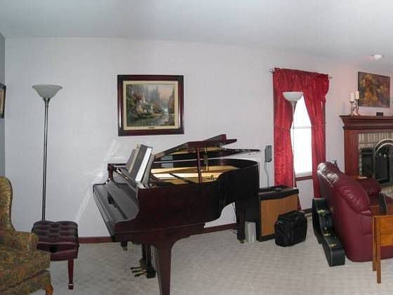 1st image of 472 Deer Park Dr NE