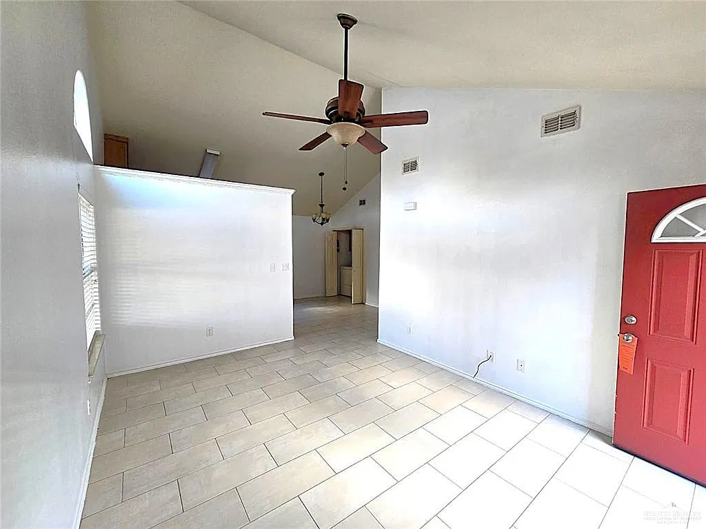 2 bed, 2.0 bath, 952 sqft, $850 — Photo 2