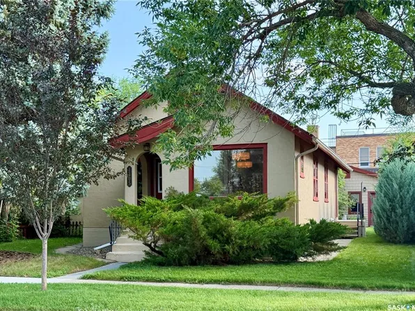 1305 2nd STREET, Estevan, SK S4A 0M3