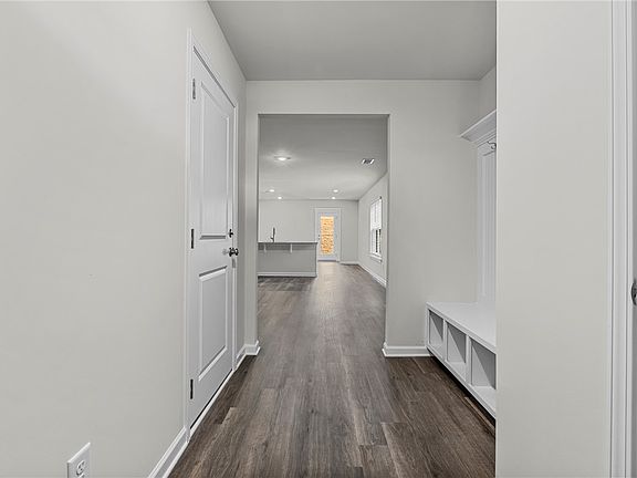 3rd image of 1010 S Welcome Rd