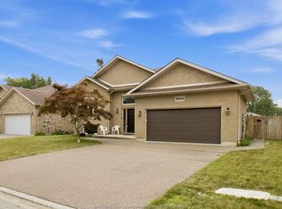 9553 Manitou Cres, Windsor, ON N8P1H8