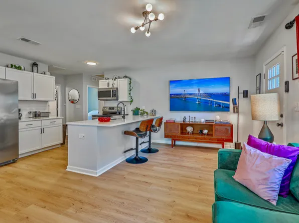 2379 Sorentrue Ave, North Charleston, SC 29405