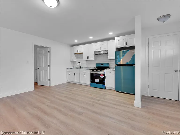 44 Highland St #2 — Photo 17