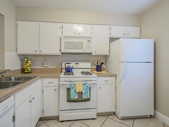 5th image of 1501 Mission Hills Blvd