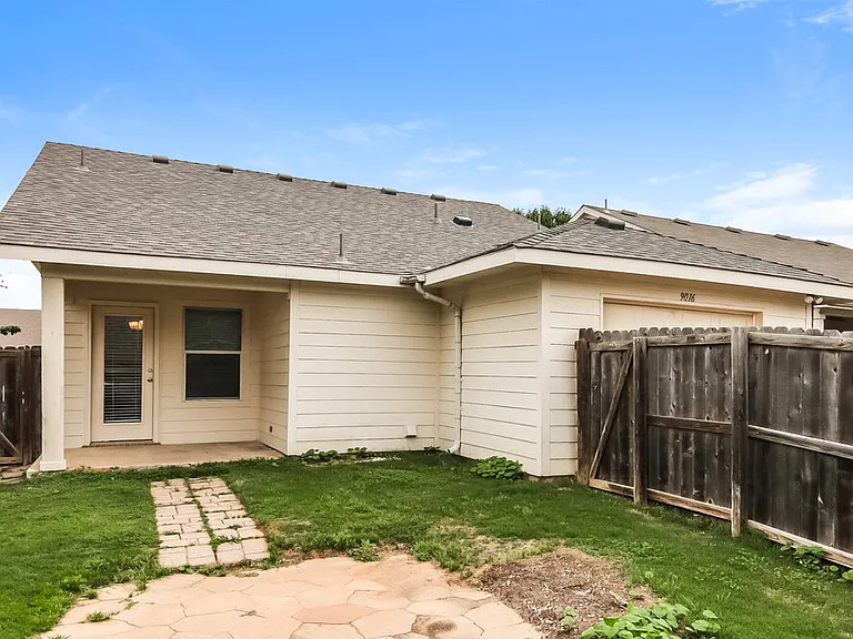 9016 Stewart St — Photo 16