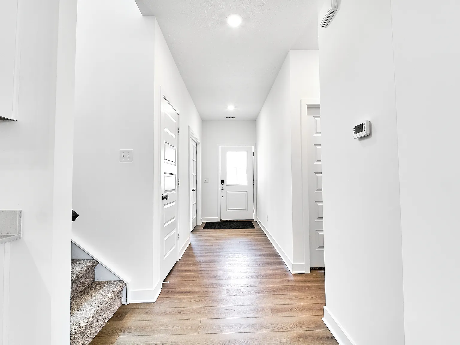 4 bed, 2329 sqft, $2,600 — Photo 2