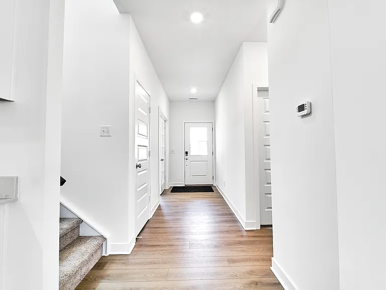 404 W Monroe St — Photo 5