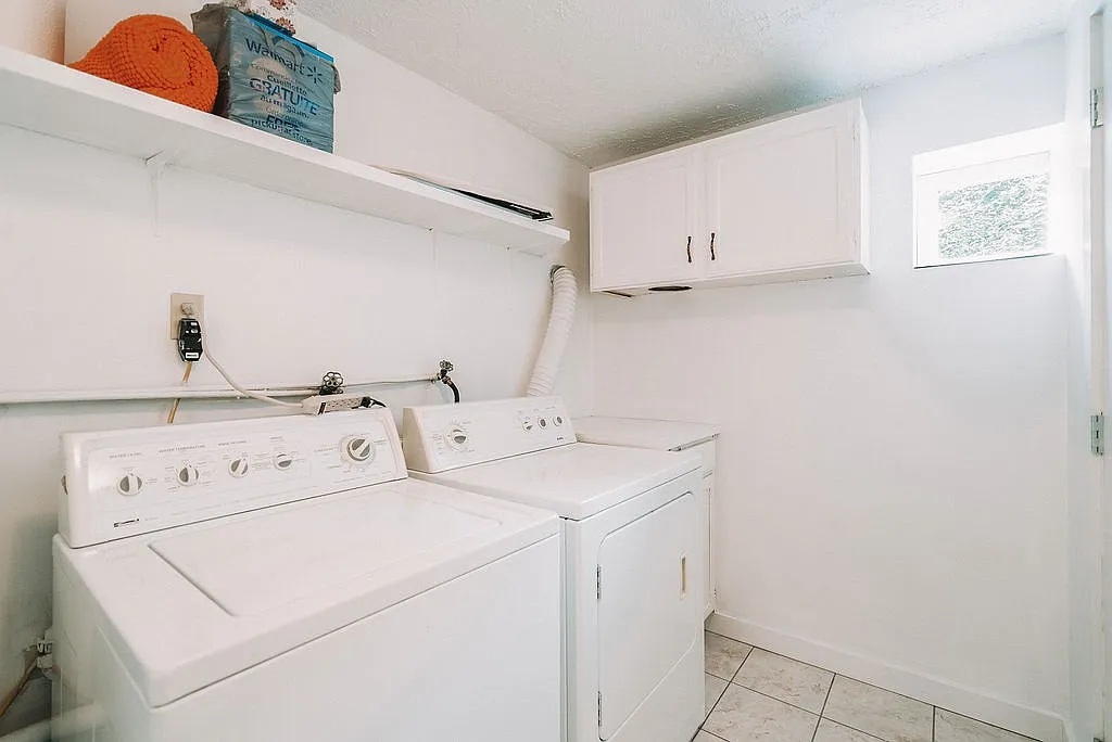 2 bed, 1050 sqft, $1,950 — Photo 3