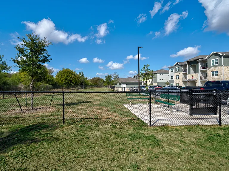 Culebra Creek Apartments — Photo 32