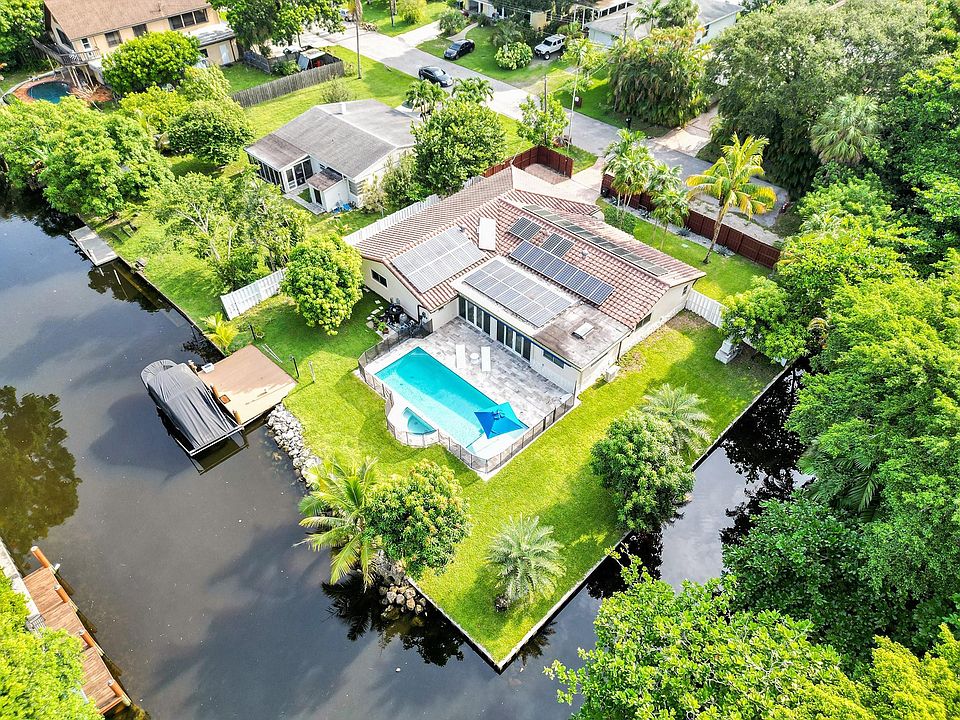 1st image of 2025 SW 28 Avenue