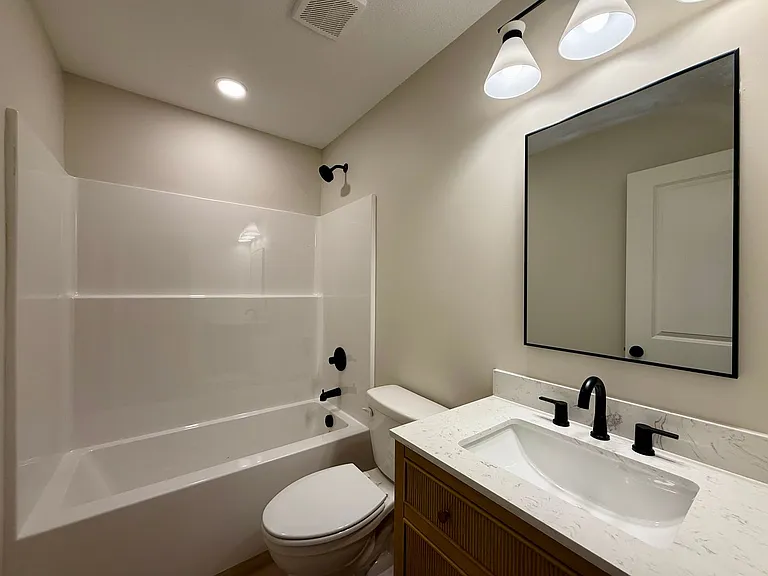 765 N Kansas Ct — Photo 19