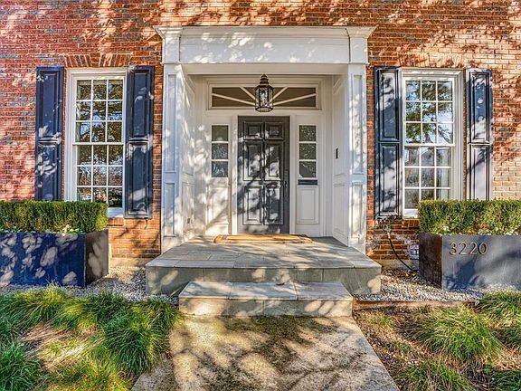 4th image of 3220 Saint Johns Dr