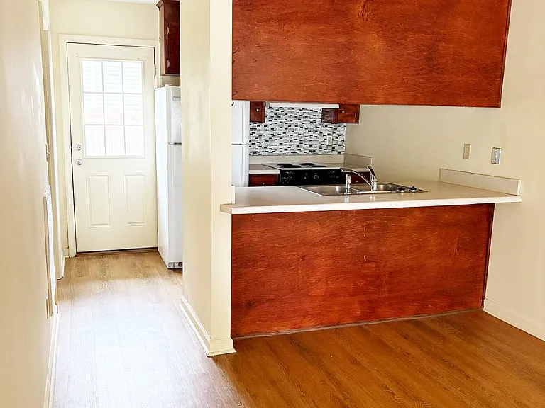 1639 Mitchell St #A — Photo 3