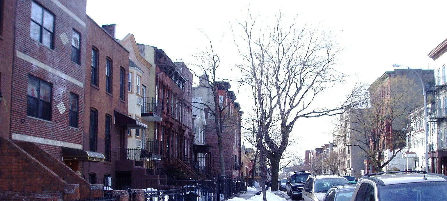 324 Quincy St photo 1