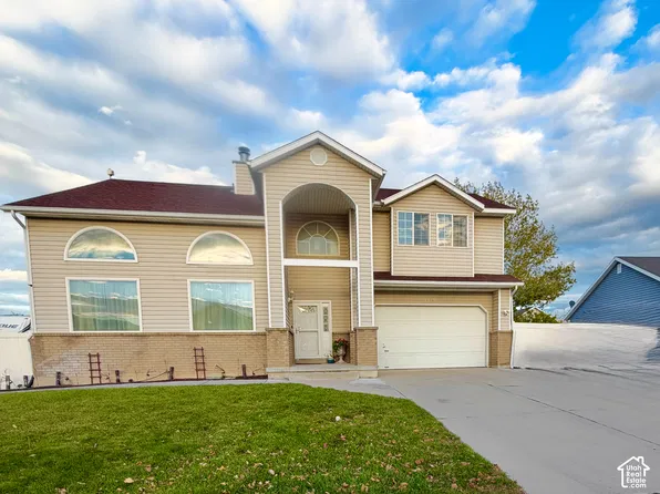 8713 S McGinnis Ln, West Jordan, UT 84081