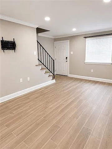 2 bed, 1.5 bath, 1050 sqft, $1,700 — Photo 3