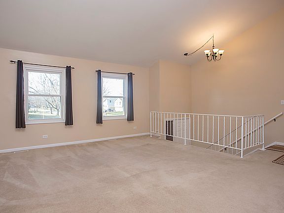 5th image of 78 Saratoga Dr