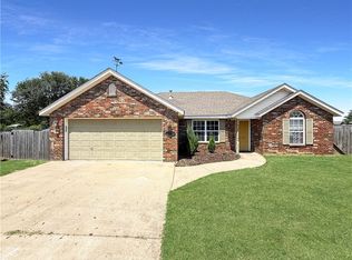 475 Benton Dr, Pea Ridge, AR 72751
