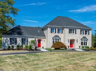 14 Manor Dr, Warren, NJ 07059
