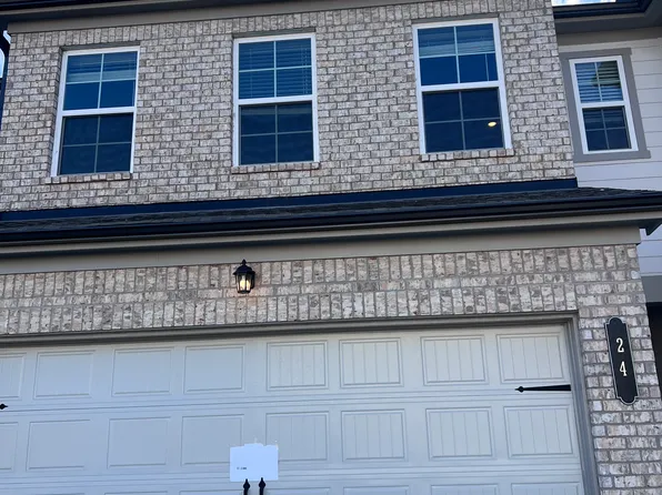 24 Smithwood Dr, Winder, GA 30680