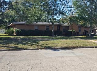 512 N 3rd St, Conroe, TX 77301