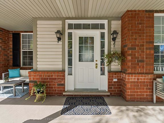 5th image of 1580 Earl Cres