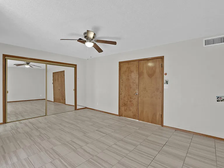 730 N Resler Dr #B — Photo 40
