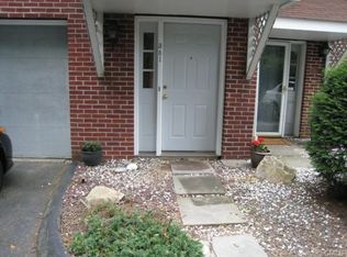 381 Unquowa Rd, Fairfield, CT 06824