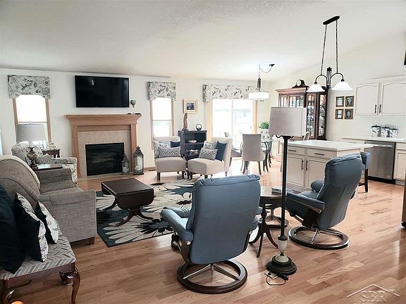 4th image of 7 Rose Cottage Ln