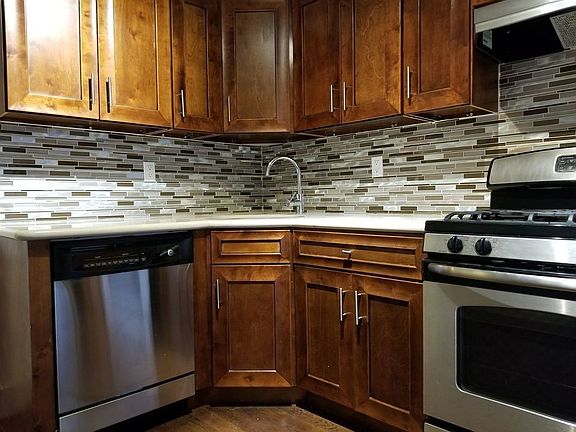 5th image of 84 Lorraine St #2