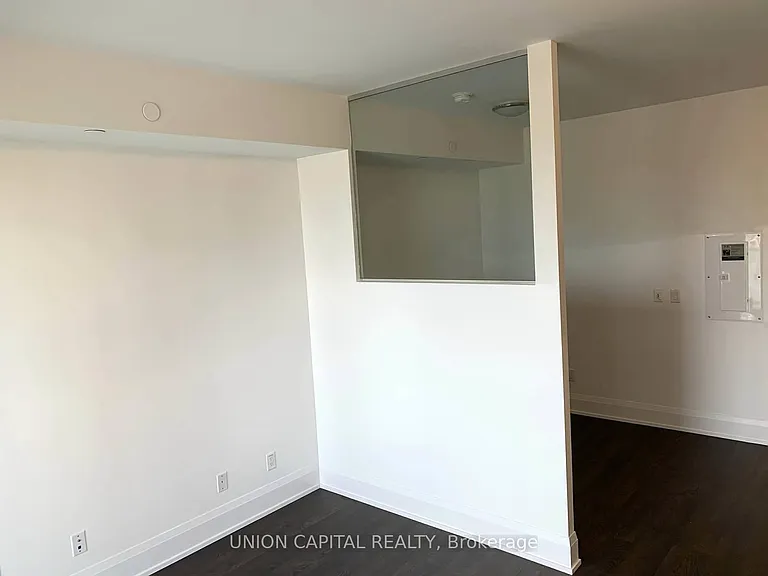 101 Erskine Ave #906 — Photo 6