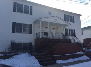 82 5th Ave APT 2, Westbury, NY 11590