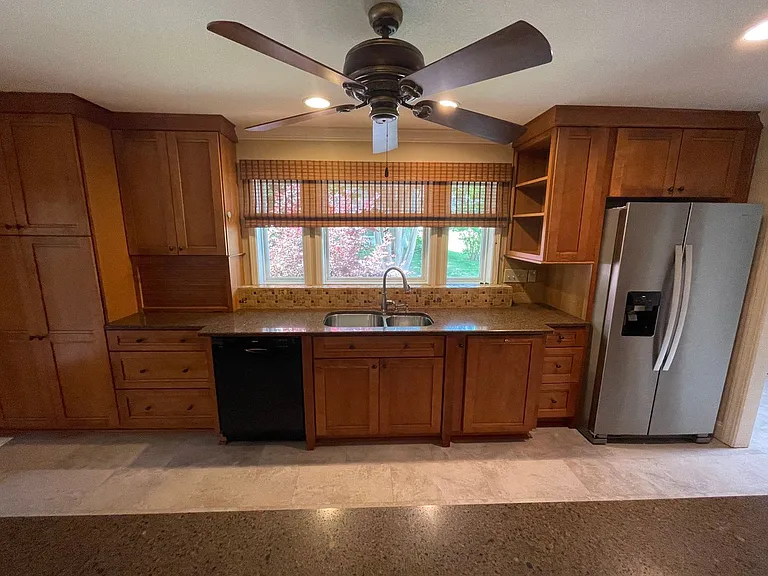 105 Norman Ln — Photo 15