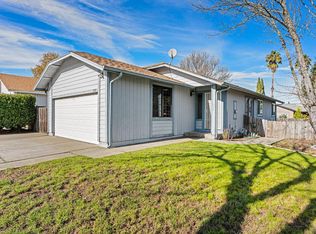 572 Empire Dr, Ukiah, CA 95482