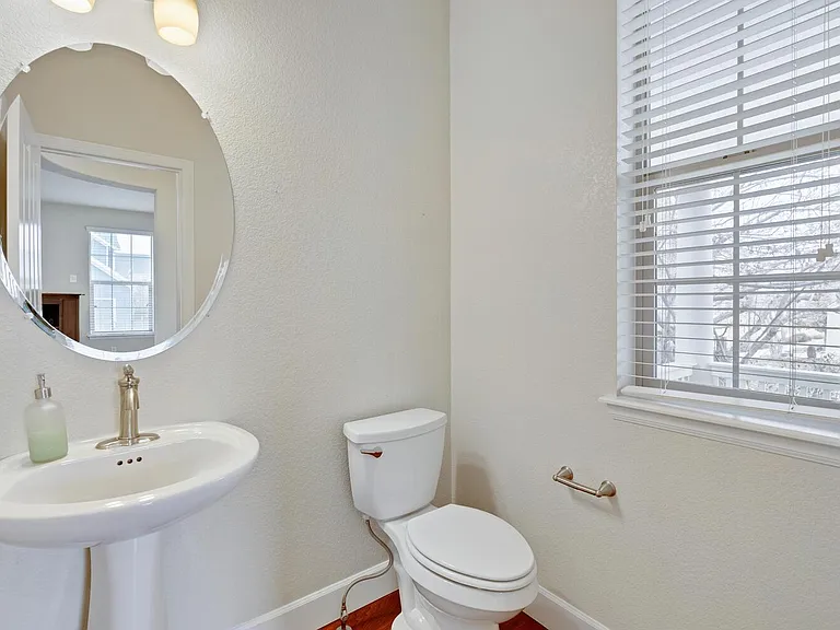 3230 Spruce St — Photo 15