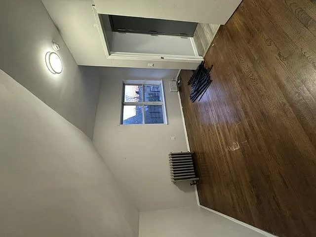 130 W 4th St #3R — Photo 10