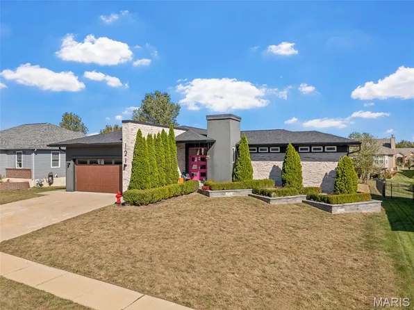 121 Miranda Ct, Wentzville, MO 63385