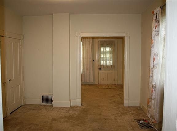 5th image of 2035 W 1st St