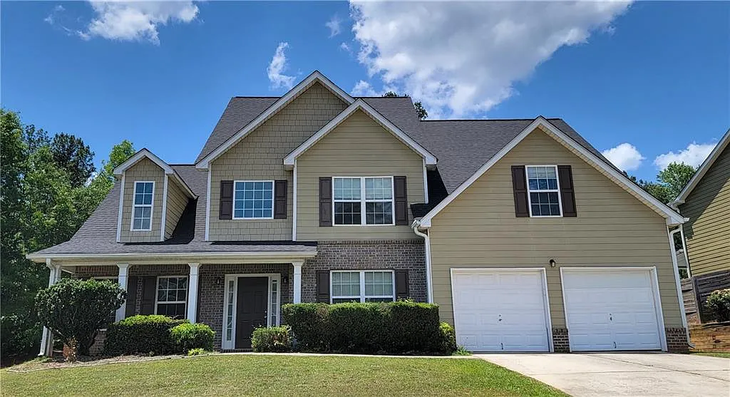 4 bed, 3.5 bath, 2716 sqft, $2,475 — Photo 1
