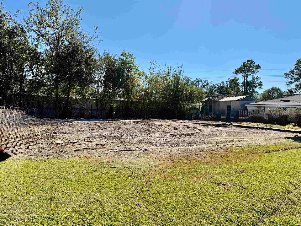 2nd image of 116 Louise Ln