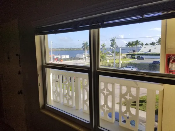 3915 S Flagler Dr APT 305, West Palm Beach, FL 33405