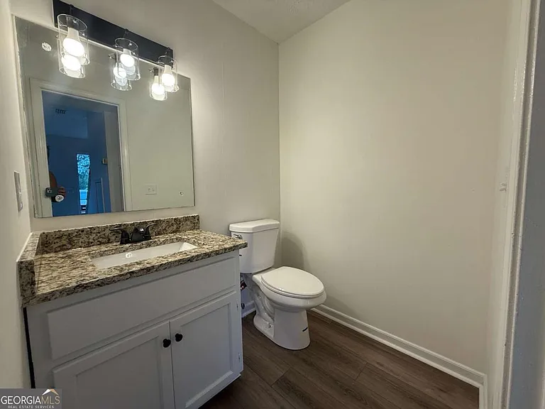 291 W Johnson St #407 — Photo 7