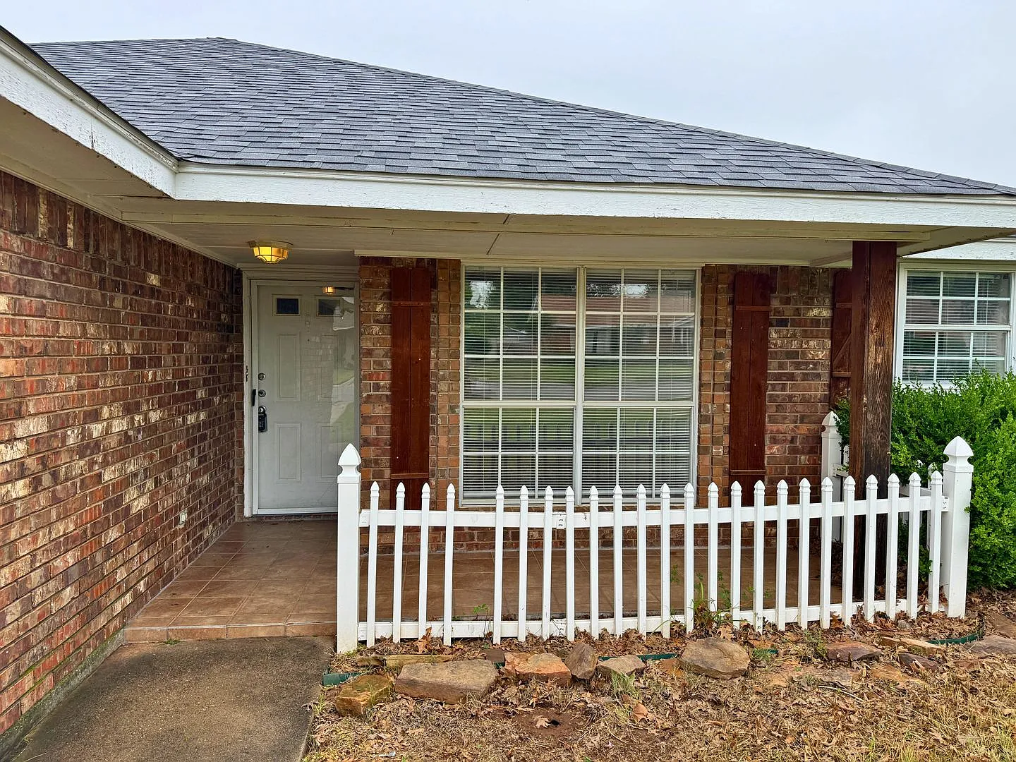 3 Bed 2 Bath + office in Burkburnett! — Photo 2