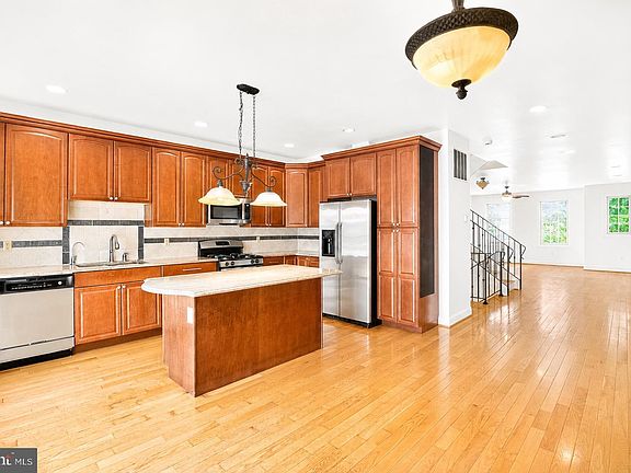 2nd image of 493 Harmon Rd #F