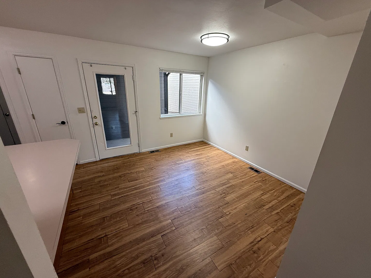 3 bed, 1793 sqft, $2,370 — Photo 3