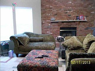3rd image of 621 Stockdale Dr