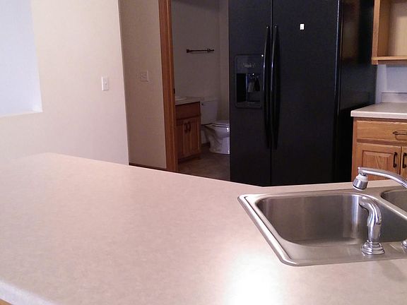 3rd image of 454 Sparks Ave