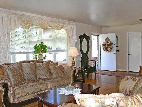 4th image of 9735 Saint Andrews Dr