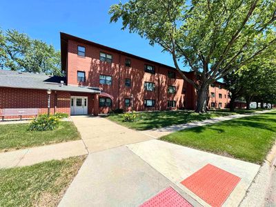 1317 Seneca St APT 108, Storm Lake, IA, 50588