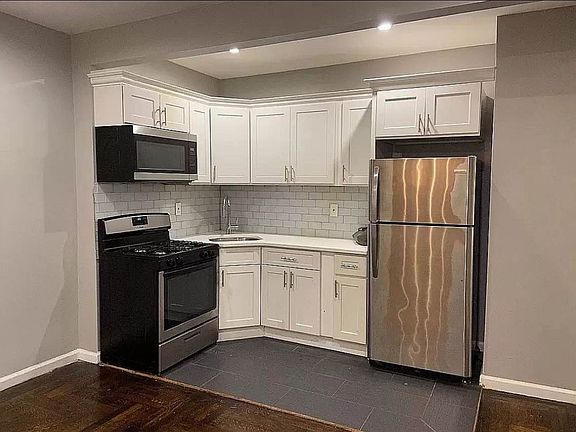 3rd image of 55 E 196th St APT 5B
